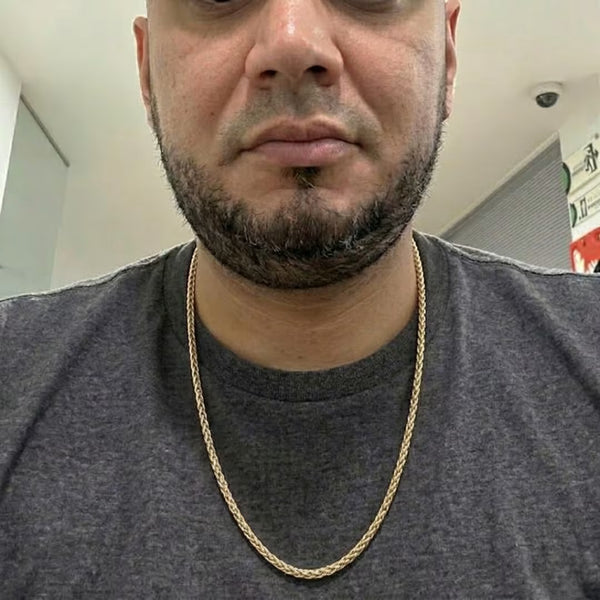 Esteban V.